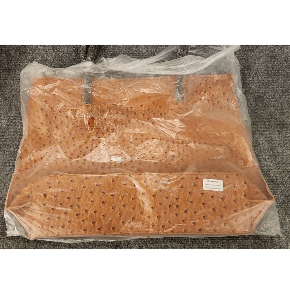 New 22TOTE Large Tan Ostrich Embossed Faux Leather Tote Bag Pouch NWT - Picture 2 of 9